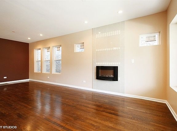 3rd image of 7753 S King Dr