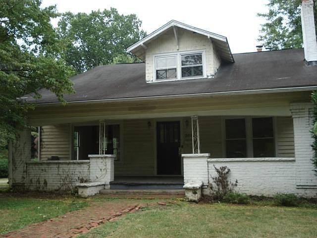1st image of 2812 NE Gibbs Dr