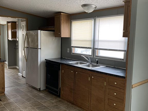 4th image of 311 Belew St