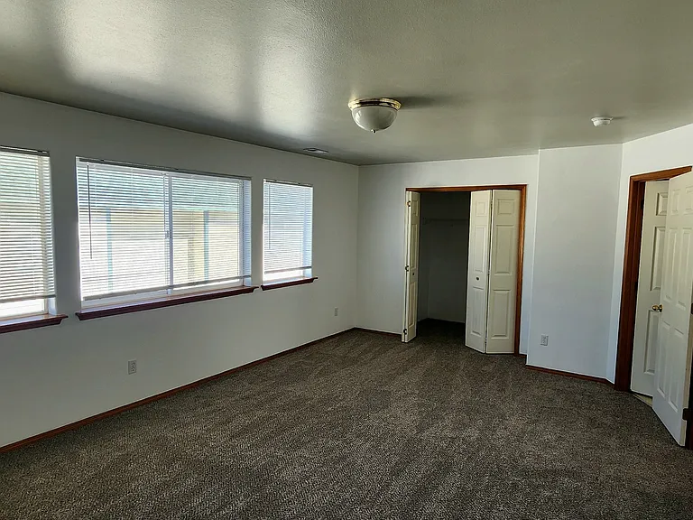 1326 S Skyline Dr — Photo 13