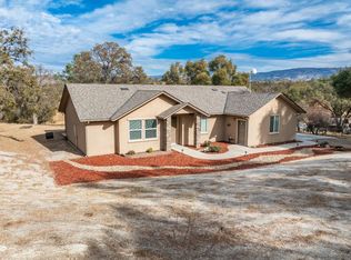 26562 Twin Ponds Rd, Clovis, CA 93619