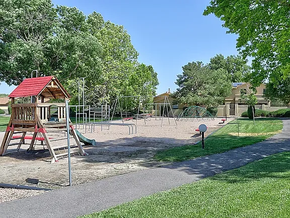 10916 Griffith Park Dr NE — Photo 13