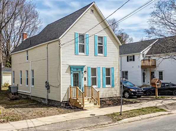 18 Shore St, Fredericton, NB E3B 1R2