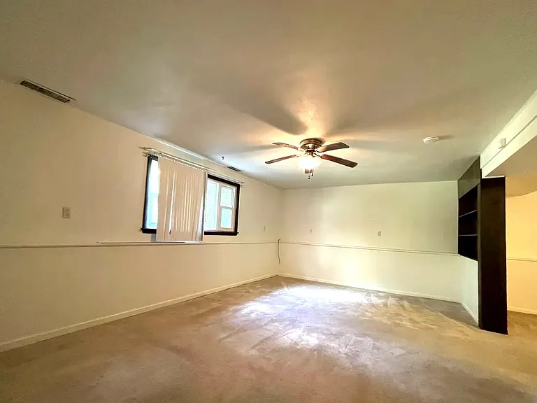 304 Grooms Rd #B — Photo 7