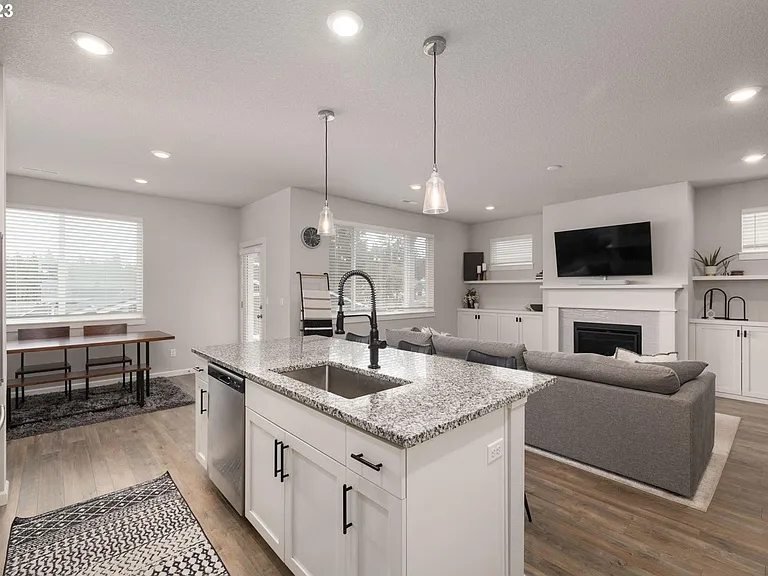 15244 SE Baden Powell Rd — Photo 3