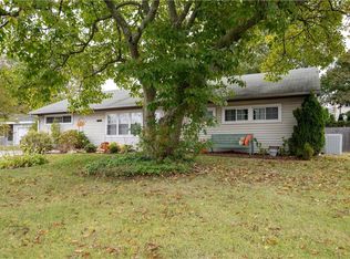 32 Manitou Trl, White Plains, NY 10603