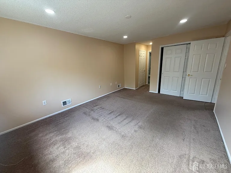 1502 Edison Glen Ter — Photo 16