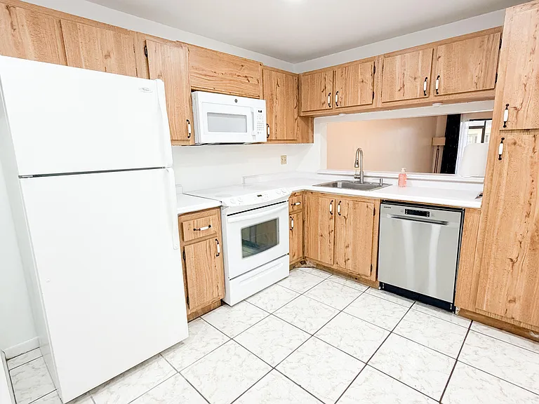 6475 W Oakland Park Blvd — Photo 6