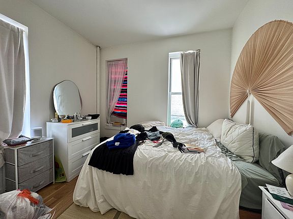 4th image of 552 Lincoln Pl #2A