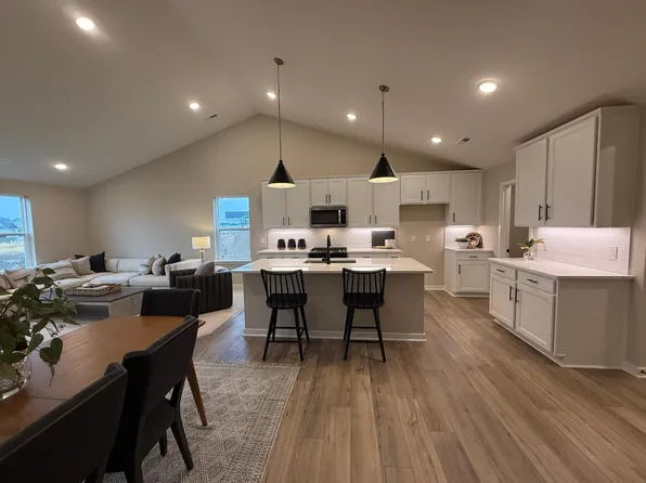 15041 Ashtown Ln, Rosemount, MN 55068