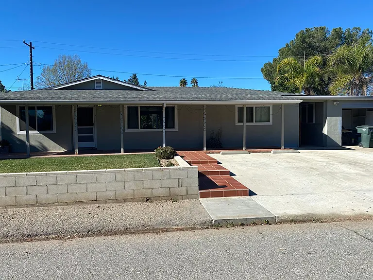 12133 Topa Ln — Photo 1