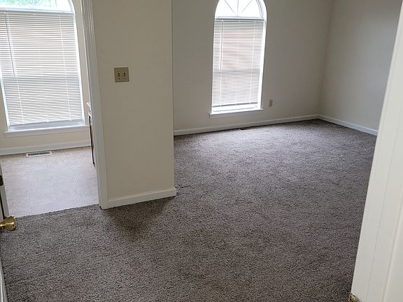 5th image of 434 Sara Leigh Dr #1