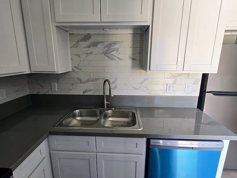 5623 W Myrtle Ave — Photo 10