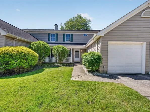 20745 Sun Meadow Trl, Strongsville, OH 44149