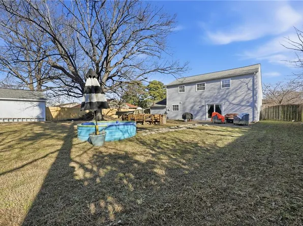 945 Redwood Cir, Virginia Beach, VA 23464