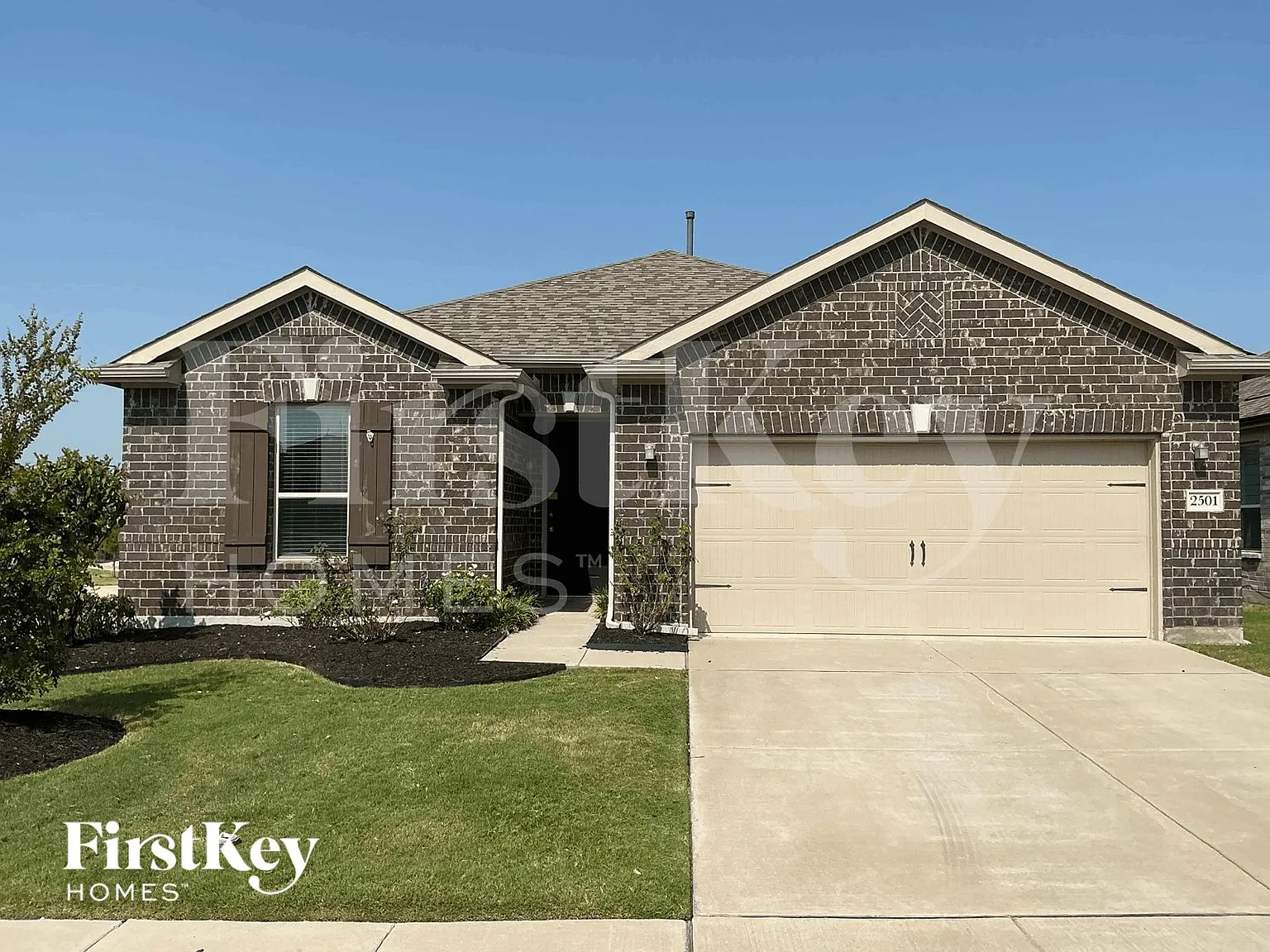 4 bed, 2.0 bath, 2203 sqft, $2,640 — Photo 1