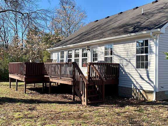 4th image of 1001 Fall Creek Dr