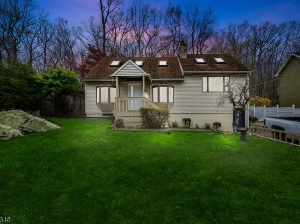 7 Pathfinder Trl, Jefferson Twp., NJ 07885