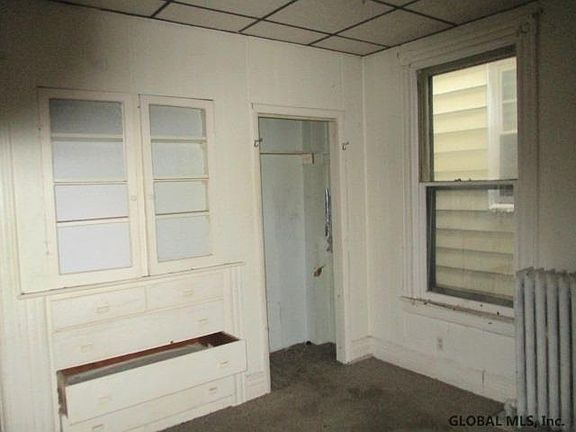 2nd image of 138 5th Ave