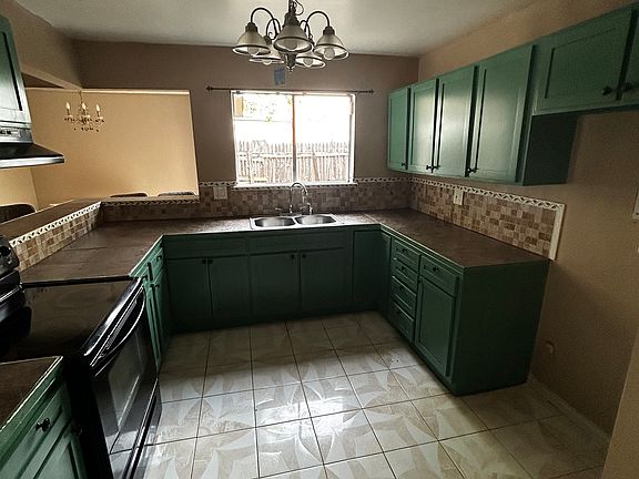 3rd image of 10830 E 15th Pl