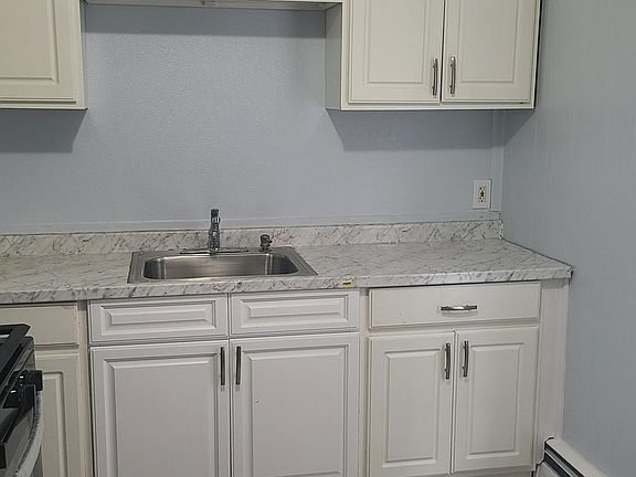4th image of 276 Providence St #276