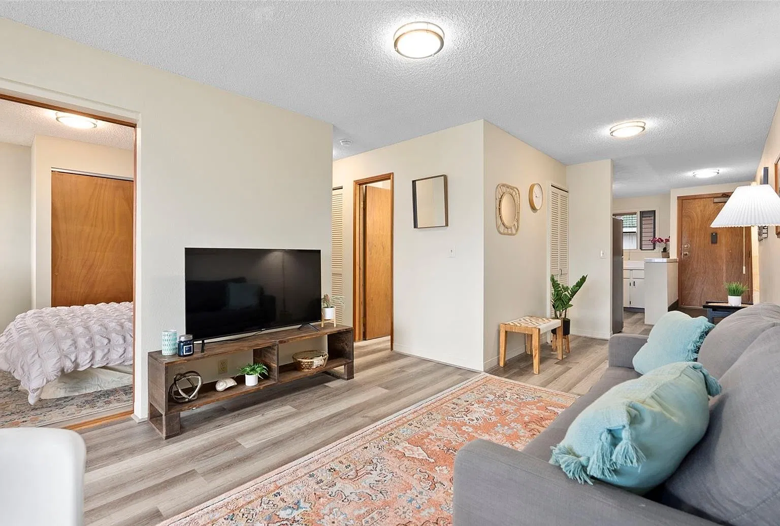 2 bed, 736 sqft, $2,600 — Photo 4