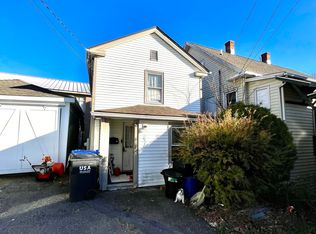 8 Oak St, Winsted, CT 06098