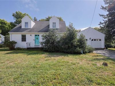 50 Broadcommon Rd, Bristol, RI, 02809