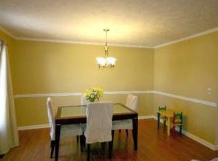 8 Greenknoll Blvd, Hanover, MD 21076