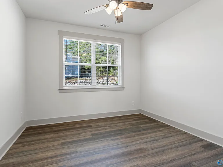 559 Farmingdale Rd — Photo 12
