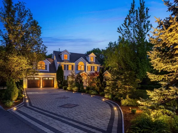 4 Toomey Cir, Burlington, MA 01803