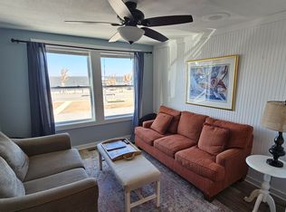 1247 Duck Rd #300, Kitty Hawk, NC 27949