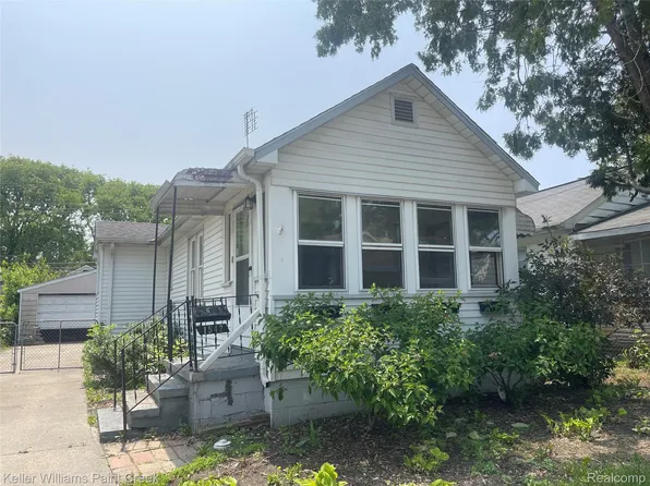 1542 E Pearl Ave, Hazel Park, MI 48030