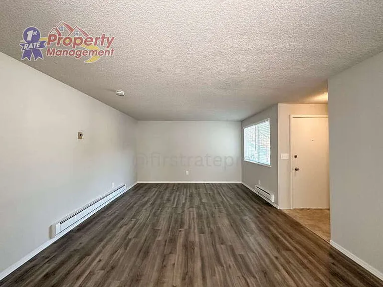 1133 W Howe St #5 — Photo 4