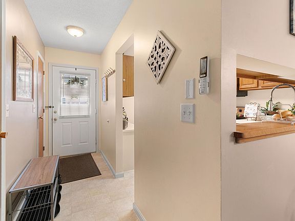 4th image of 92 Hayes Avenue #92