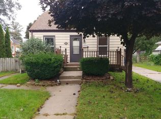 2416 W Lawn Ave, Racine, WI 53405