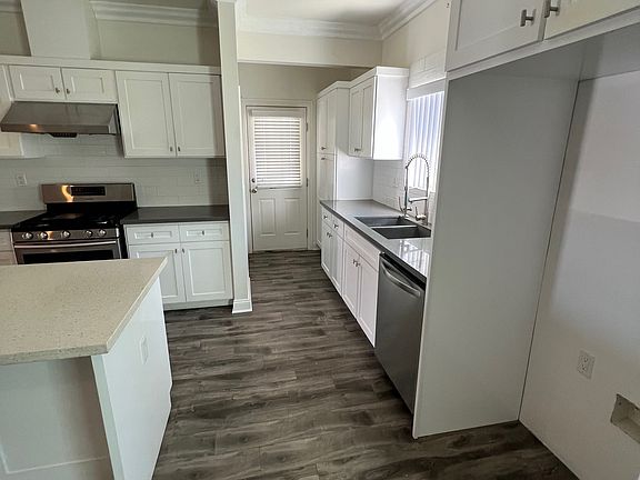 4th image of 6109 Overhill Dr