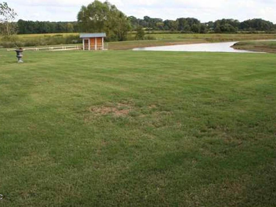 2nd image of 2545 Oak Manor Dr