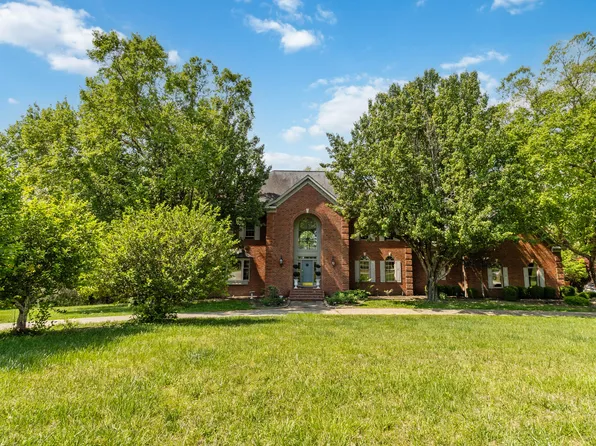 484 Woods Edge Dr, London, KY 40741