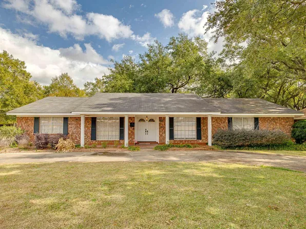 2703 McDuff Dr, Winnsboro, LA 71295