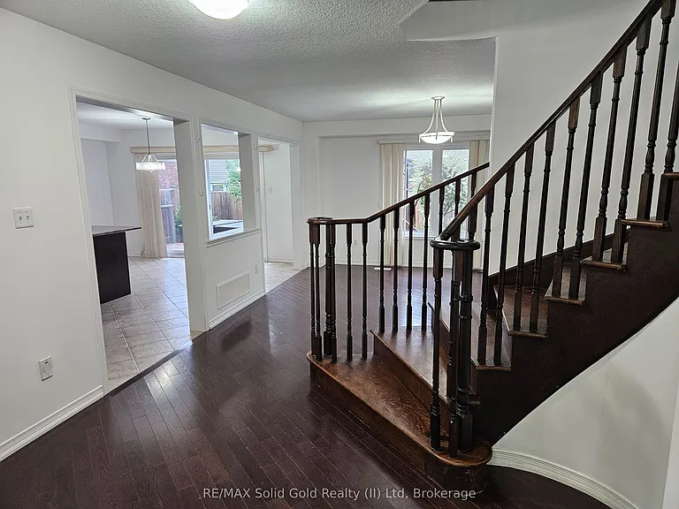 19 Fireside Dr — Photo 2