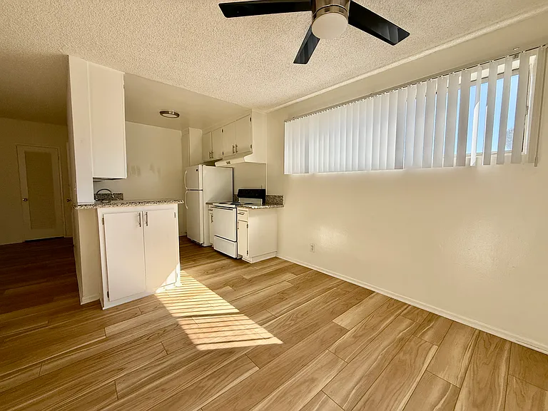 Vine Street Apartments — Photo 39