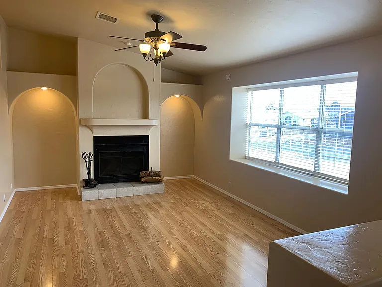 4314 N Miner Rd — Photo 2