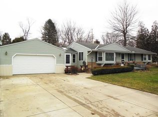 1709 Meadows Rd, Madison, OH 44057