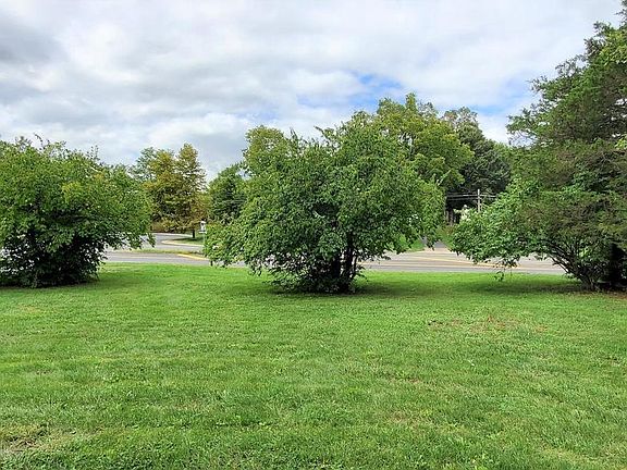3rd image of 12463 Lord Fairfax Hwy