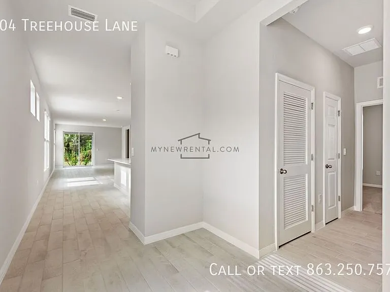704 Treehouse Ln — Photo 12