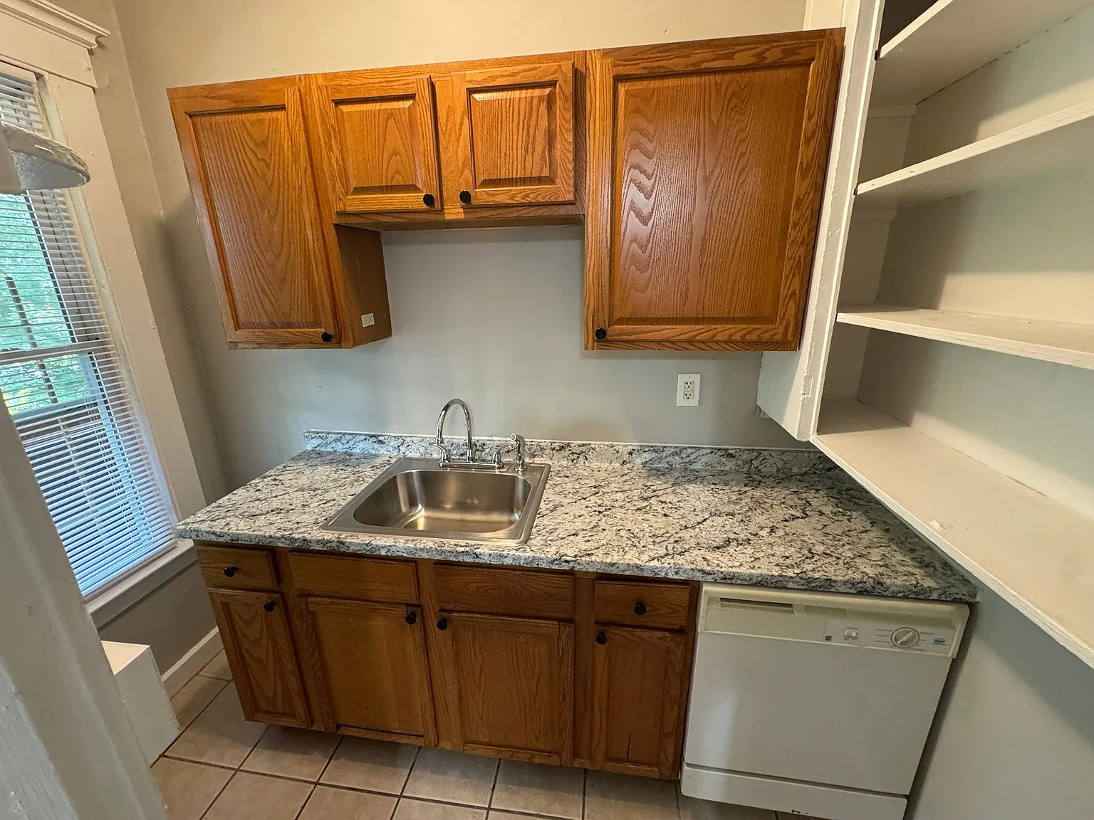 3 bed, $1,750 — Photo 1