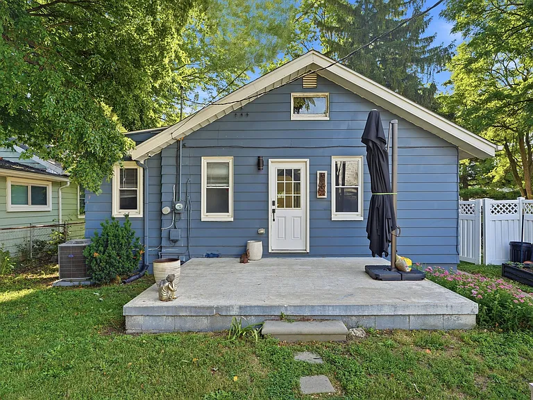 3175 McDowell St — Photo 29