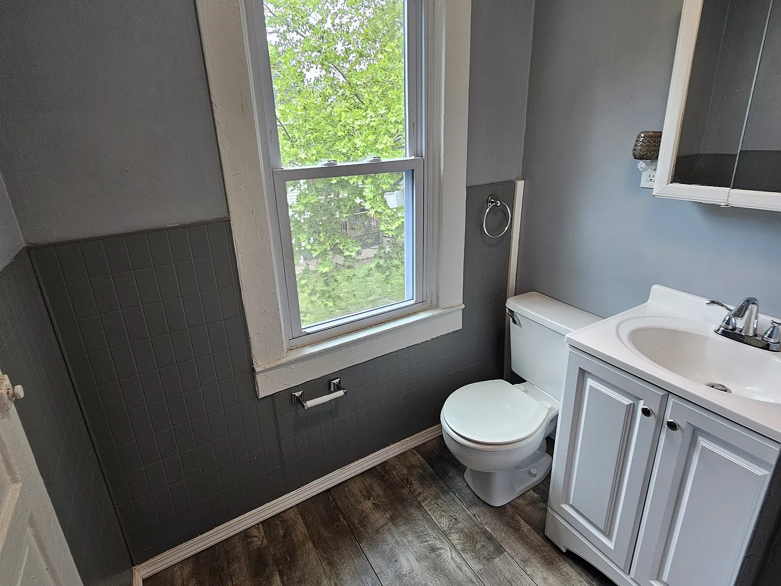 2 bed, 1000 sqft, $1,250 — Photo 3