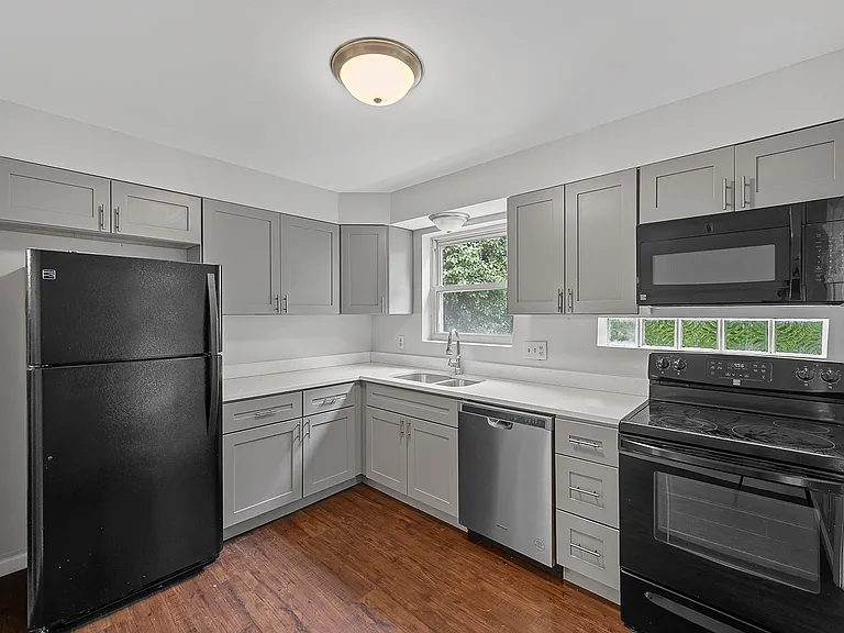 1723 Tuxworth Ave — Photo 25